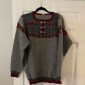 Sondre Gray and Red Geometric Women’s Crewneck Sweater size M 100% ull wool